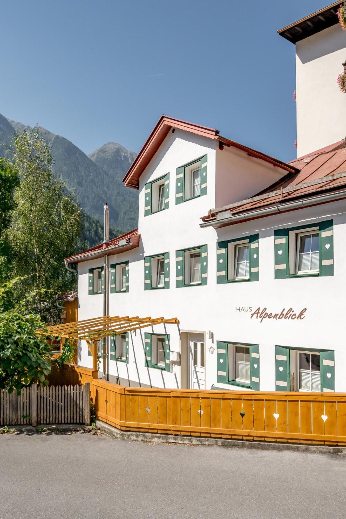 Haus Alpenblick *